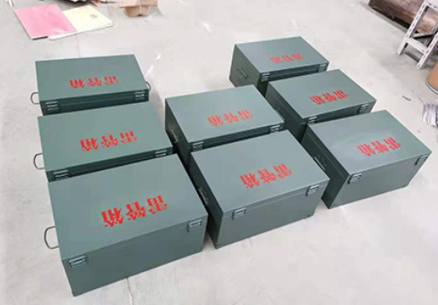 工业园区炸药箱和雷管箱一般是怎么存放的？
