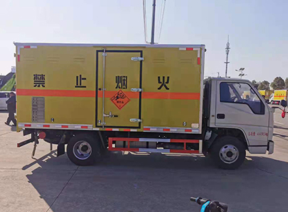 工业园区爆破器材运输车工人安全操作规范与智能技术保障